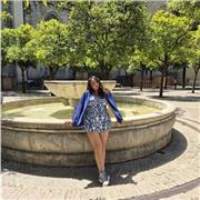 Estudiante de laboratorio de análisis y control de calidad. Matriculada en bachillerato científico. Profesora de danza y música.